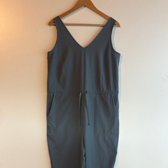Patagonia Women’s Fleetwith Jumpsuit Size Medium - Picture 4 of 7